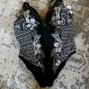 Swimsuits for All—one piece size 24.